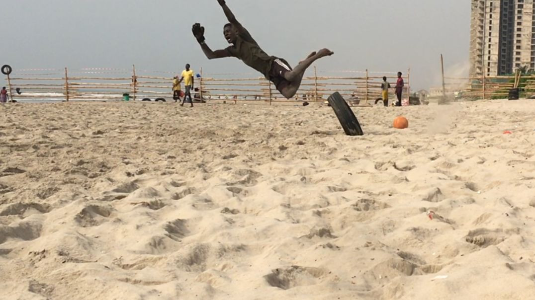 ⁣Training at the beach 🔥💪🤲